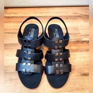 munro maggie womens black leather heeled sandal size 7